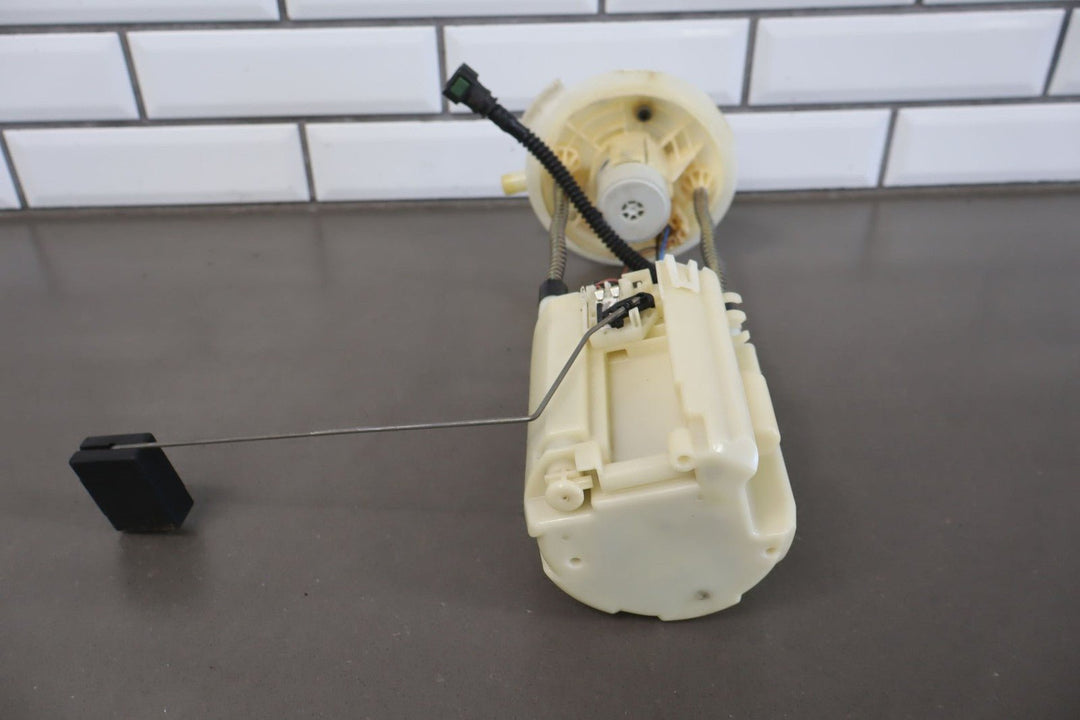 2004 - 2006 Pontiac GTO - Fuel Pump