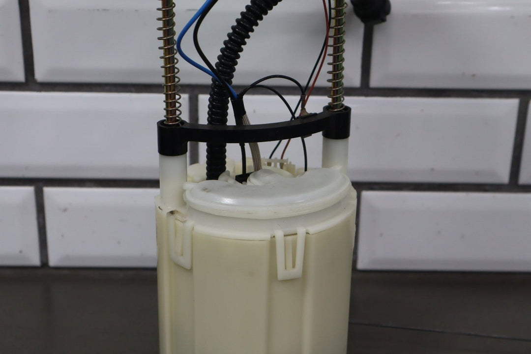 2004 - 2006 Pontiac GTO - Fuel Pump