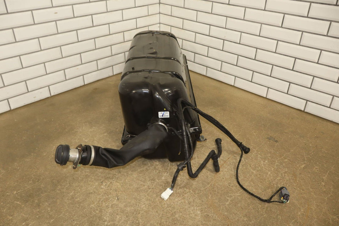 2004 - 2006 Pontiac GTO Fuel Tank 92157560 OEM