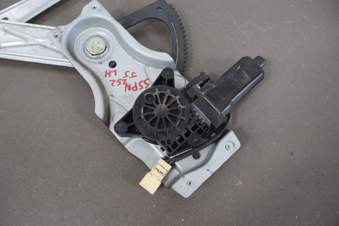 2004 - 2006 Pontiac GTO Left Front Door Regulator 92178256 OEM