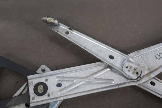 2004 - 2006 Pontiac GTO Left Front Door Regulator 92178256 OEM