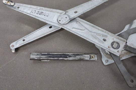 2004 - 2006 Pontiac GTO Left Front Door Regulator 92178256 OEM