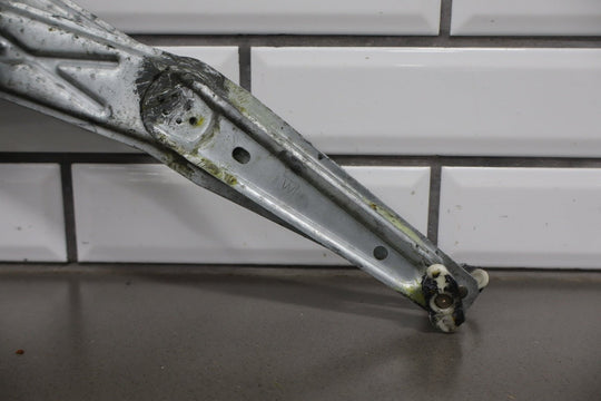 2004 - 2006 Pontiac GTO Left Front Door Regulator 92178256 OEM