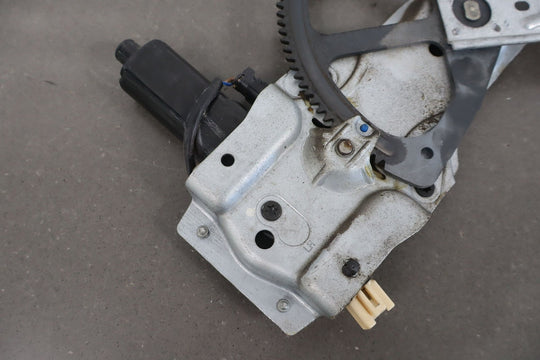 2004 - 2006 Pontiac GTO Left Front Door Regulator 92178256 OEM
