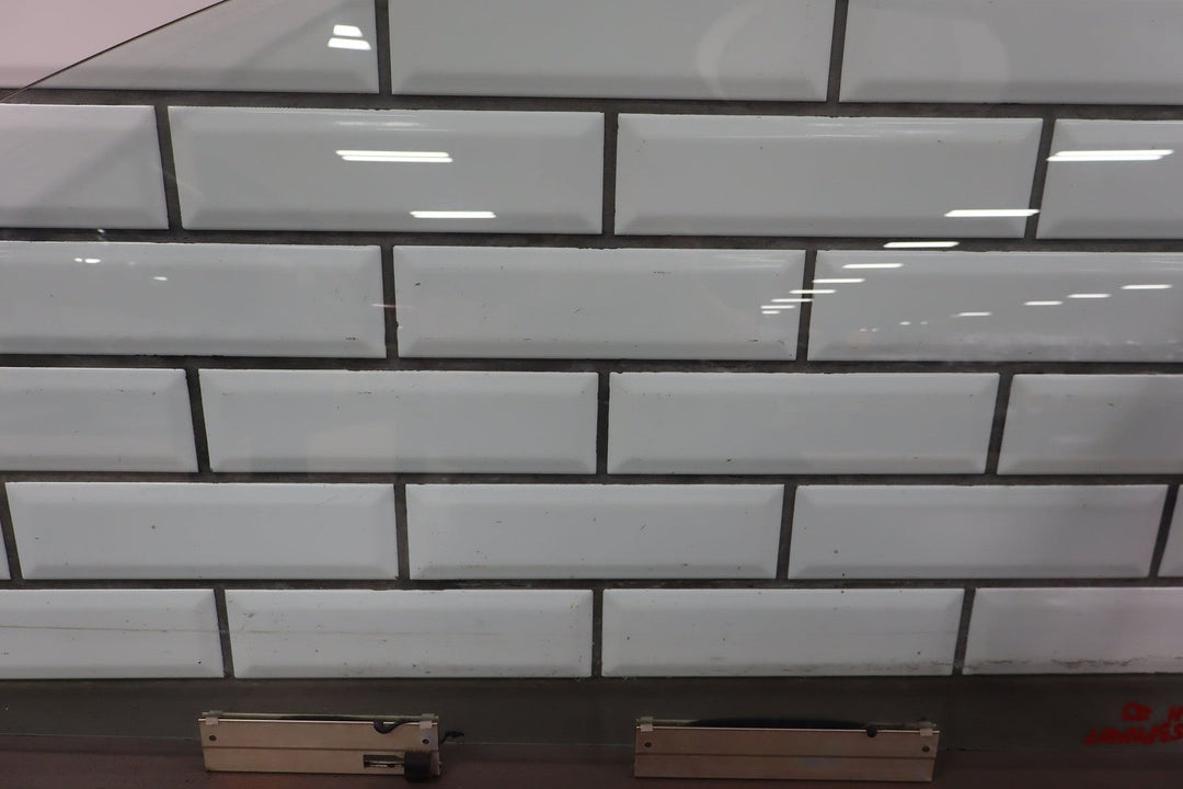 2004 - 2006 Pontiac GTO Left Front Door Window 92177510 OEM