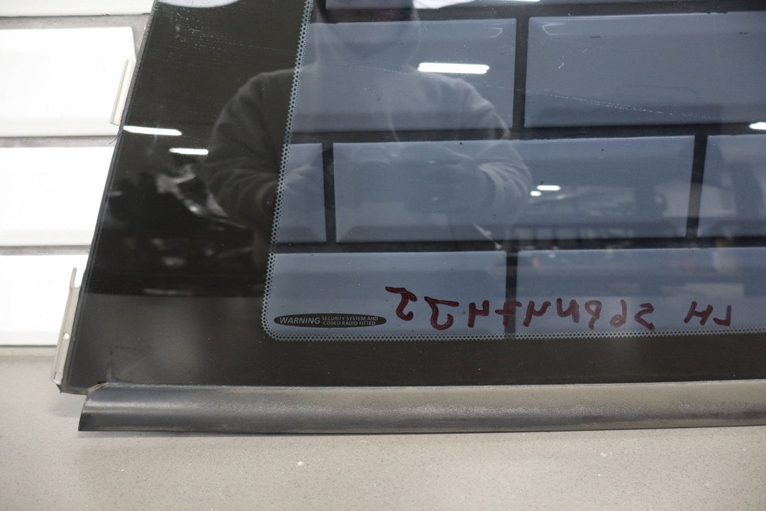 2004 - 2006 Pontiac GTO Left Quarter Window 92202901