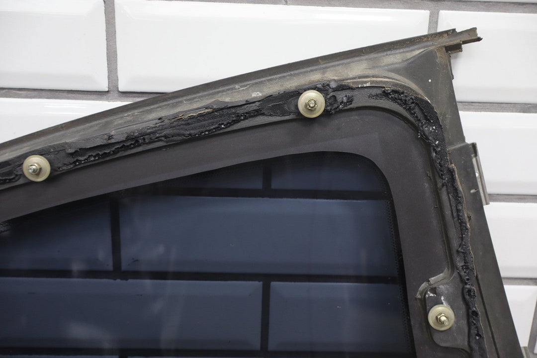 2004 - 2006 Pontiac GTO Left Quarter Window 92202901