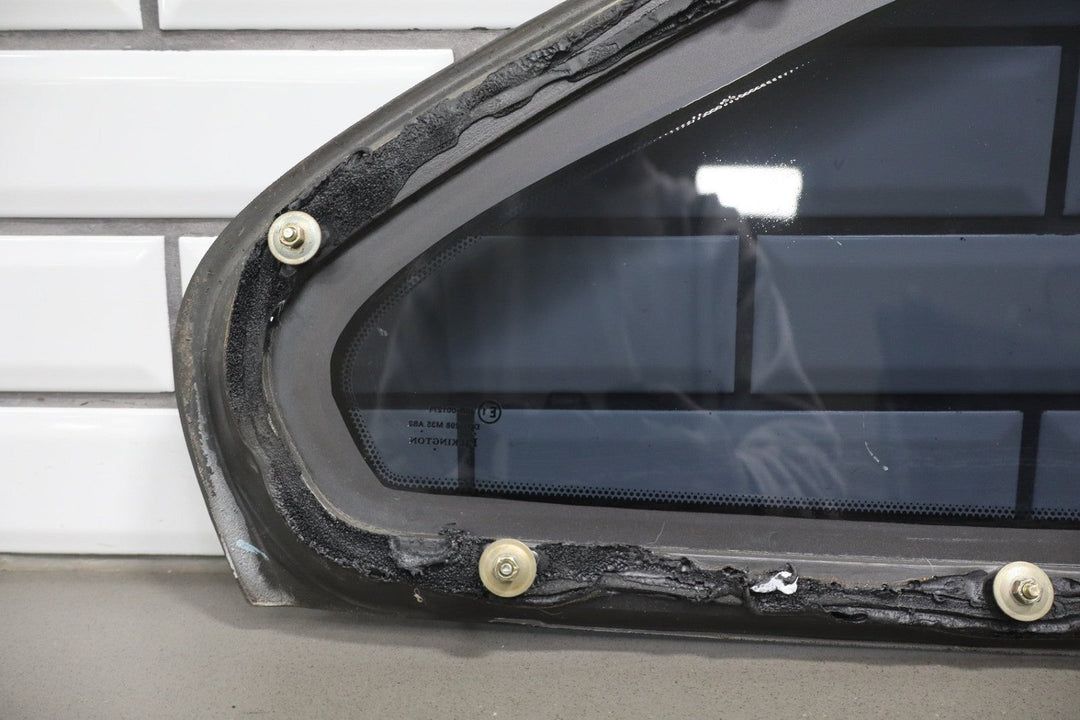 2004 - 2006 Pontiac GTO Left Quarter Window 92202901