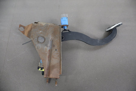 2004-2006 Pontiac GTO Manual Transmission Throttle Brake Clutch Pedal OEM