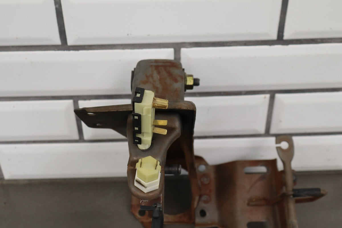 2004-2006 Pontiac GTO Manual Transmission Throttle Brake Clutch Pedal OEM