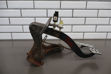 2004-2006 Pontiac GTO Manual Transmission Throttle Brake Clutch Pedal OEM