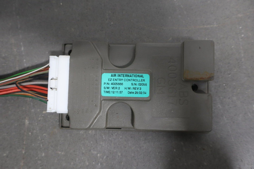 2004 - 2006 Pontiac GTO Passenger Power Seat Track OEM