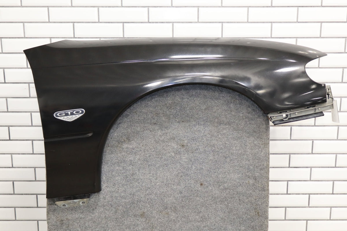 2004-2006 Pontiac GTO Right Fender Phantom Black 41