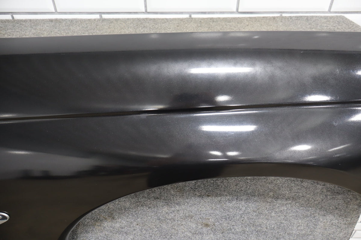 2004-2006 Pontiac GTO Right Fender Phantom Black 41