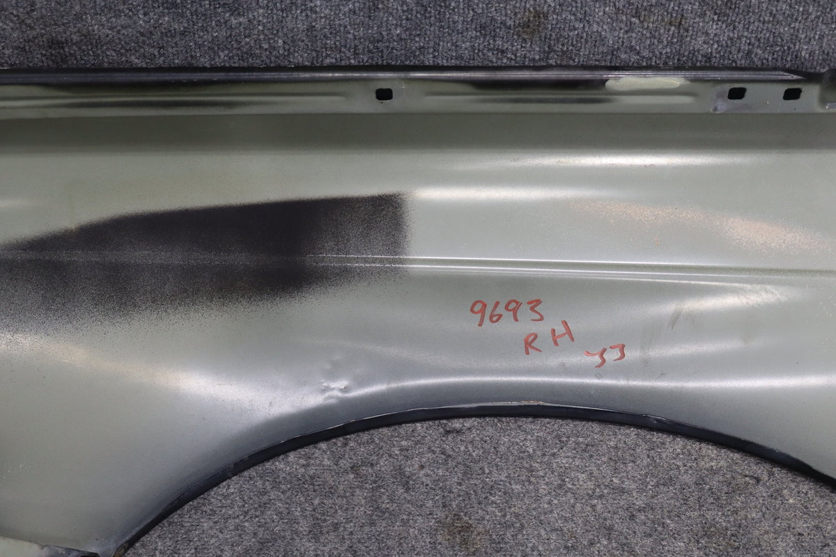 2004-2006 Pontiac GTO Right Fender Phantom Black 41