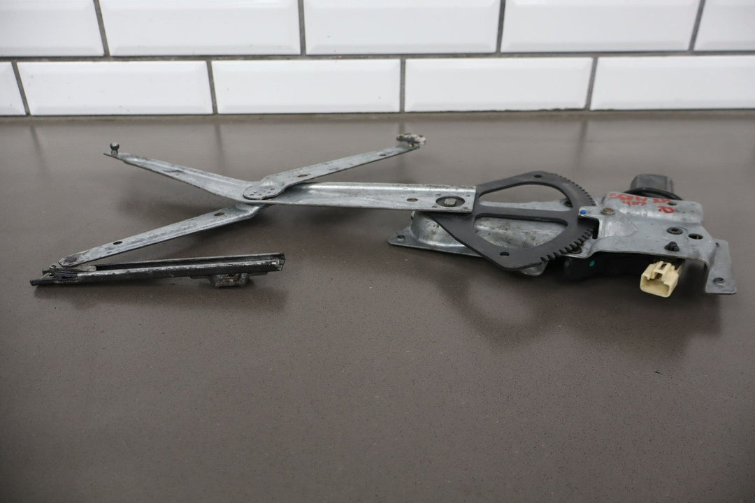 2004 - 2006 Pontiac GTO Right Front Door Regulator 92178259 OEM