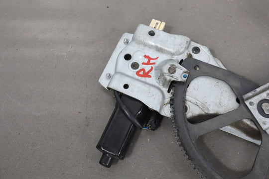 2004 - 2006 Pontiac GTO Right Front Door Regulator 92178259 OEM