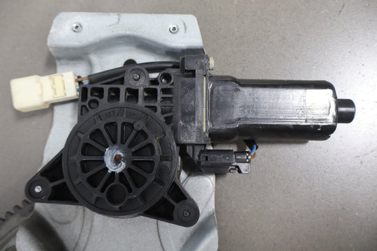 2004 - 2006 Pontiac GTO Right Front Door Regulator 92178259 OEM