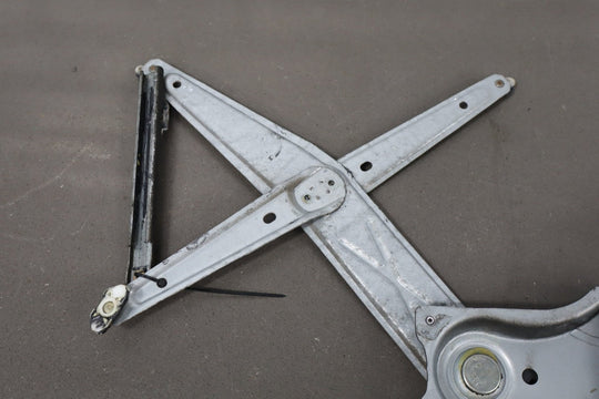 2004 - 2006 Pontiac GTO Right Front Door Regulator 92178259 OEM