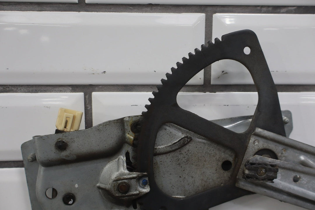 2004 - 2006 Pontiac GTO Right Front Door Regulator 92178259 OEM