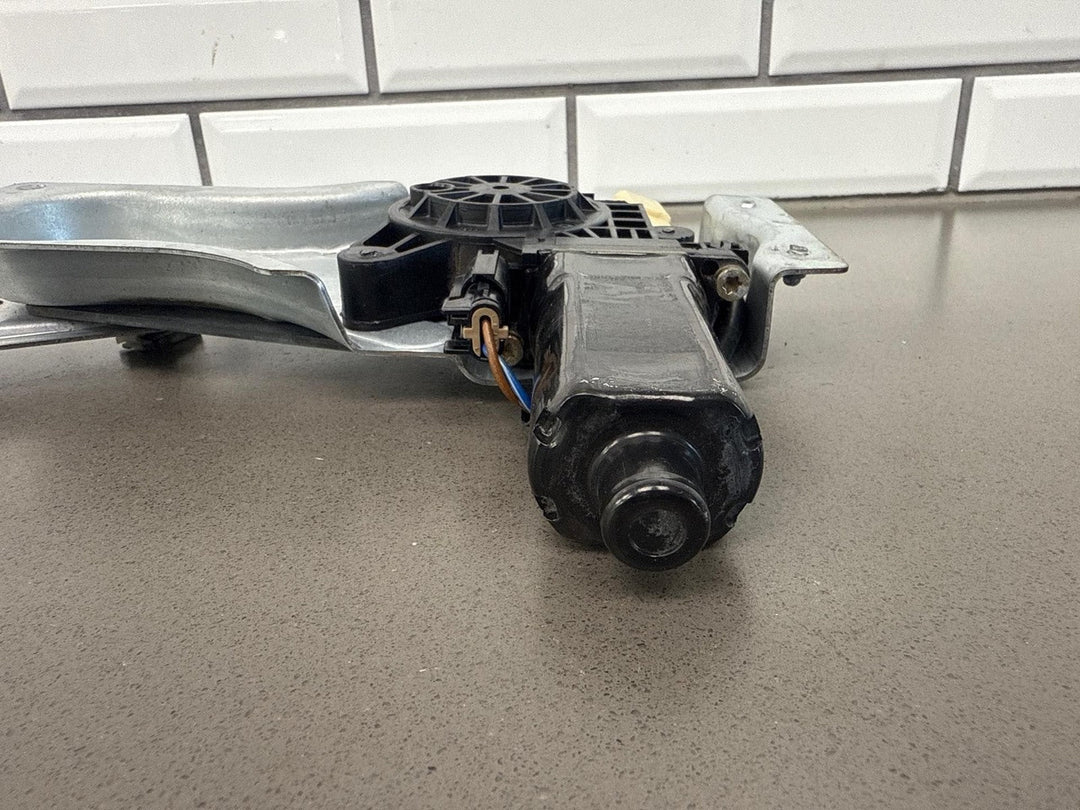 2004 - 2006 Pontiac GTO Right Front Door Regulator 92178259 OEM