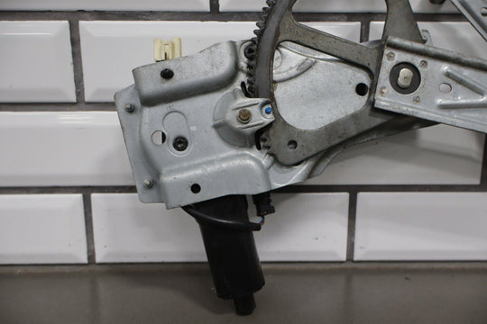 2004 - 2006 Pontiac GTO Right Front Door Regulator 92178259 OEM