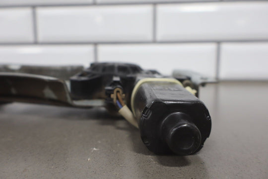 2004 - 2006 Pontiac GTO Right Front Door Regulator 92178259 OEM