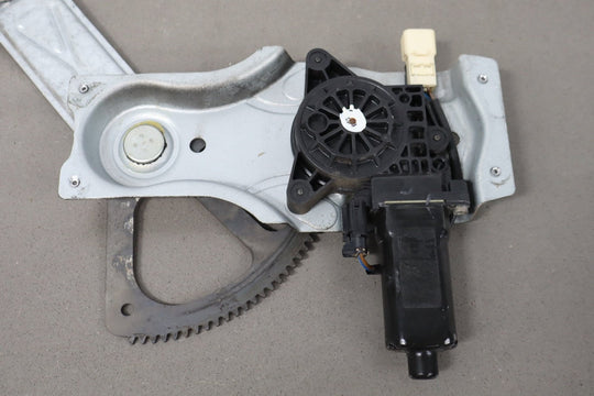 2004 - 2006 Pontiac GTO Right Front Door Regulator 92178259 OEM