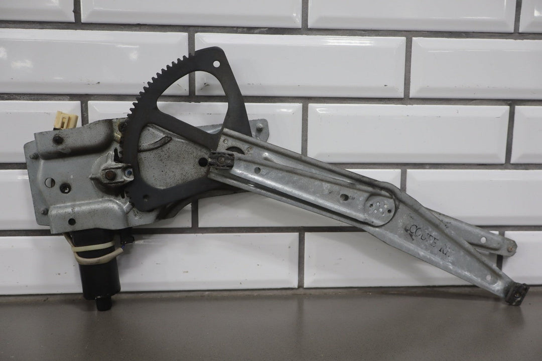2004 - 2006 Pontiac GTO Right Front Door Regulator 92178259 OEM
