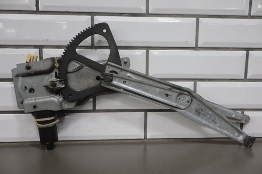 2004 - 2006 Pontiac GTO Right Front Door Regulator 92178259 OEM