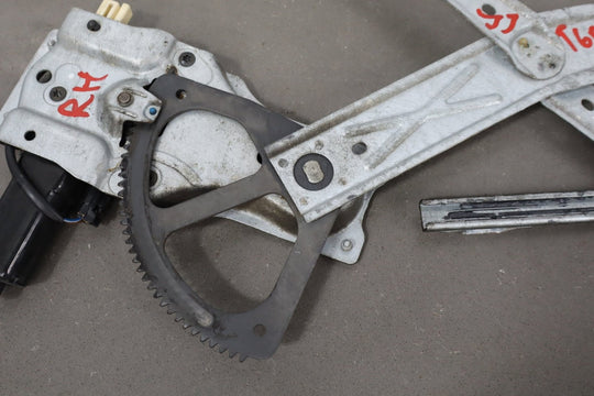 2004 - 2006 Pontiac GTO Right Front Door Regulator 92178259 OEM