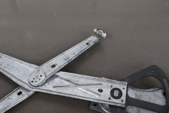 2004 - 2006 Pontiac GTO Right Front Door Regulator 92178259 OEM