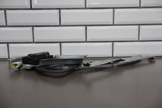 2004 - 2006 Pontiac GTO Right Front Door Regulator 92178259 OEM