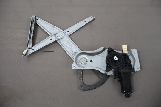 2004 - 2006 Pontiac GTO Right Front Door Regulator 92178259 OEM