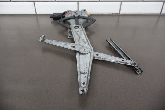 2004 - 2006 Pontiac GTO Right Front Door Regulator 92178259 OEM