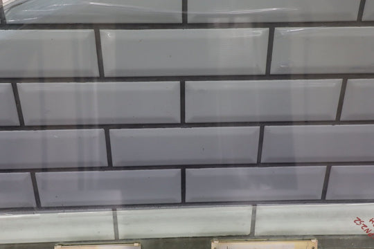 2004 - 2006 Pontiac GTO Right Front Door Window 92092783