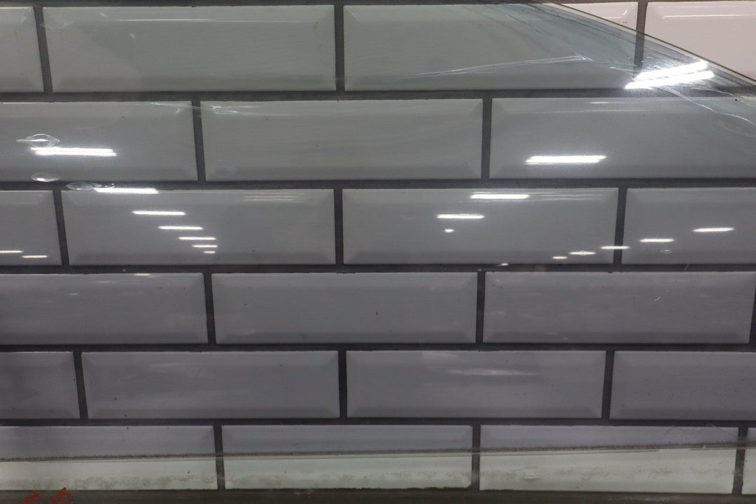 2004 - 2006 Pontiac GTO Right Front Door Window 92092783