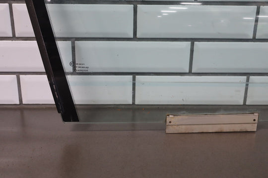 2004 - 2006 Pontiac GTO Right Front Door Window 92092783