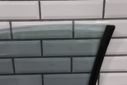 2004 - 2006 Pontiac GTO Right Front Door Window 92092783