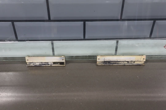 2004 - 2006 Pontiac GTO Right Front Door Window 92092783