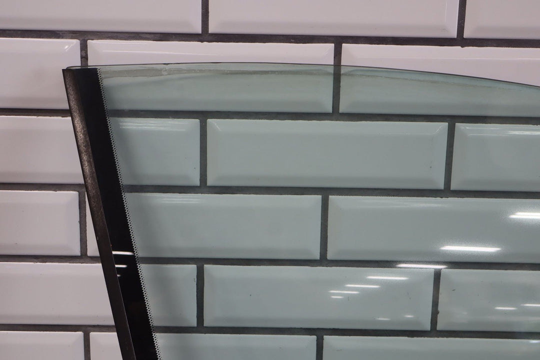 2004 - 2006 Pontiac GTO Right Front Door Window 92092783