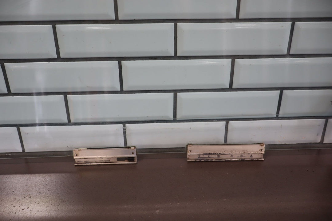 2004 - 2006 Pontiac GTO Right Front Door Window 92092783