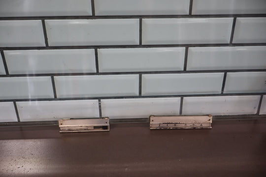 2004 - 2006 Pontiac GTO Right Front Door Window 92092783