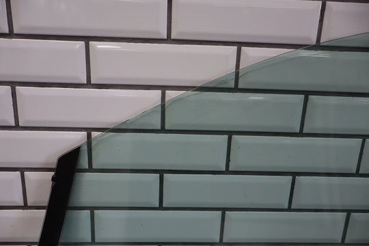 2004 - 2006 Pontiac GTO Right Front Door Window 92092783