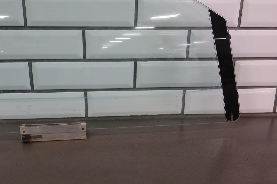 2004 - 2006 Pontiac GTO Right Front Door Window 92092783