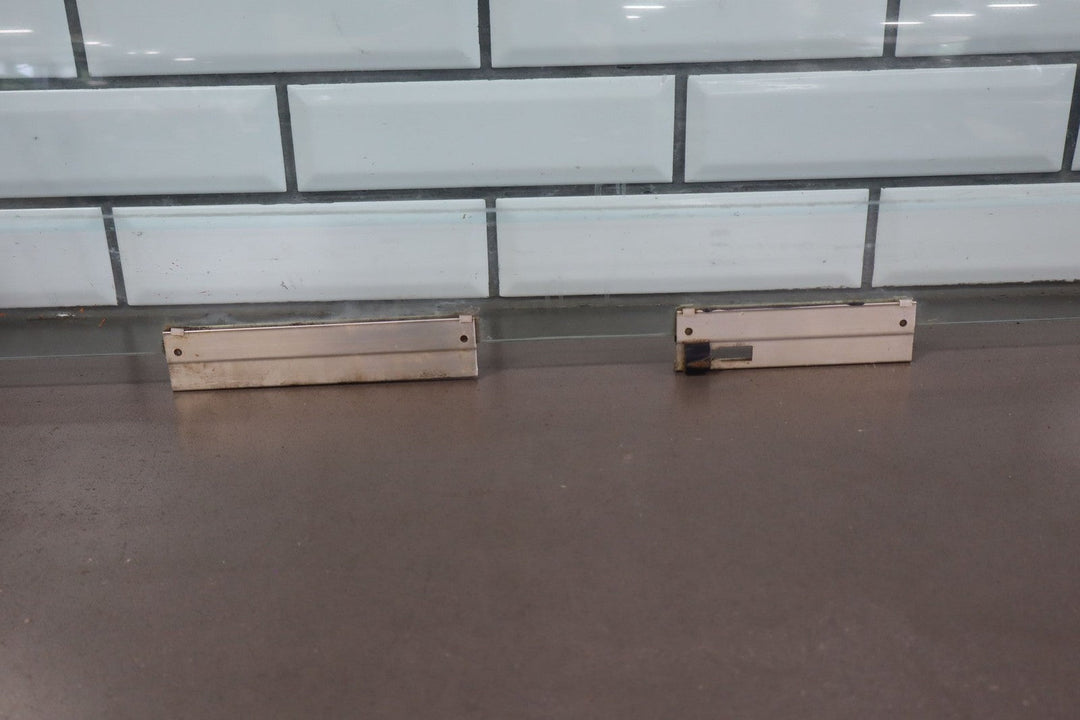 2004 - 2006 Pontiac GTO Right Front Door Window 92092783