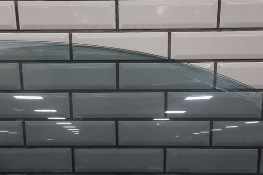 2004 - 2006 Pontiac GTO Right Front Door Window 92092783