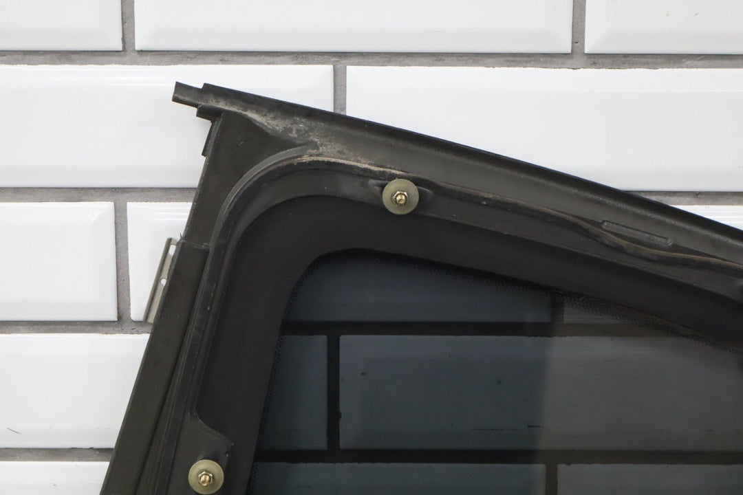 2004 - 2006 Pontiac GTO Right Quarter Window 92209200 OEM