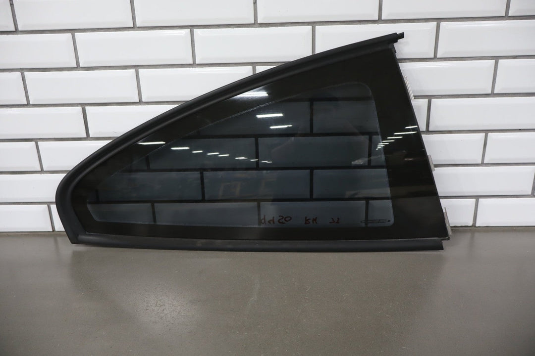 2004 - 2006 Pontiac GTO Right Quarter Window 92209200 OEM
