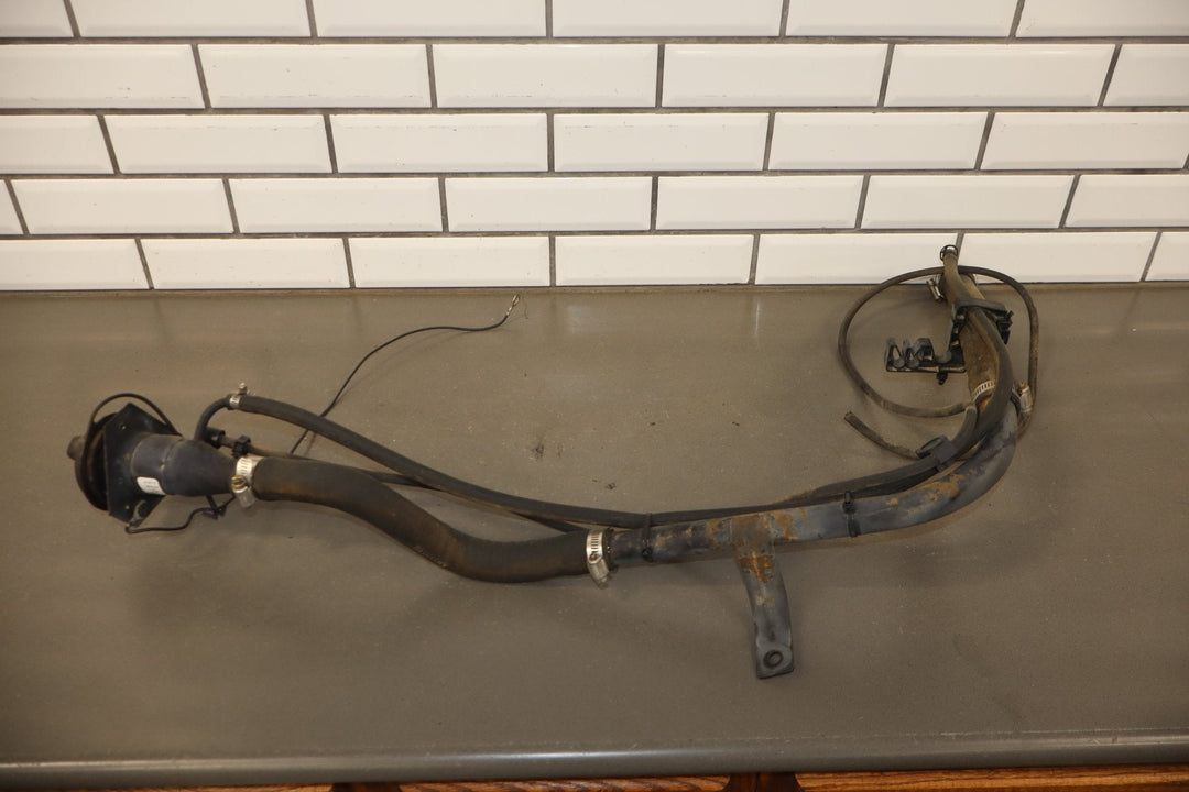 2004 - 2007 Hummer H2 - Fuel Filler Neck 15191438